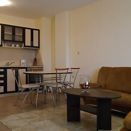 Summer Dreams -apartcomplex