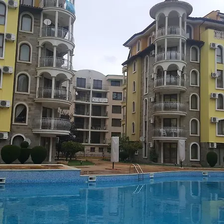 Summer Dreams -apartcomplex 3* ساني بيتش